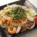 野菜焼きそば「塩味」(いか・えび・豚・野菜)（鉄板焼 関西風お好み焼き 甚六）