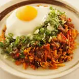 甚六飯麺(ハンメン) (そばとスジ肉とキムチの入ったソバめし)（鉄板焼 関西風お好み焼き 甚六）