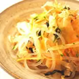 和風春雨サラダ (ノンオイルドレッシング)（鉄板焼 関西風お好み焼き 甚六）