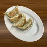 女将の手作り自家製ギョウザ(両面焼きそば あぺたいと 上北沢店)