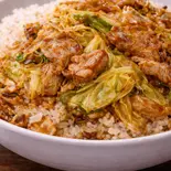 大人気✨ホイコーロー丼（絶品町中華！新京）