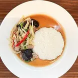 21.タイ風の豚しょうが炒めご飯 Pork and ginger（タイ国料理ベンジャロン）