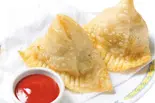 野菜サモサ.シンガラ (2p) Vegetable Samosa Shingara (2 Pieces)（本格カレースターケバブ ビリヤニ ハラル専門店）