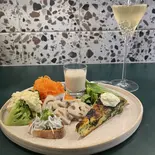 前菜の盛り合わせ（MANNAKA Cafe＆Bistro）