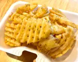 ● 格子形ラティスカットポテト Mサイズ 200g(【大盛ご飯300g無料】のり弁大好き わんぱく弁当)