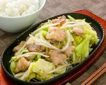 ホルモン塩焼鉄板(120グラム) ライス付きSalt Griddle-Cooked Offal（おっちゃんのホルモン焼）