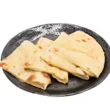 ハニーチーズナン (Honey Cheese Nan)（INDIAN HALAL RESTAURANT NEW MAHARAJA）