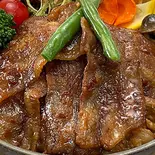 特製旨辛たれのやみつき豚バラ焼肉丼（東京牧場横浜レストラン）