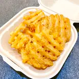 ワッフルカットポテトフライ（軽食とデザート。Cafe Karanos[カラノス]）