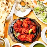 【ホームパーティーにもおすすめ♪】ファミリーセット(4～5人前) Family Set for 4 - 5 people（INDIAN NEPALI RESTAURANT ＆ BAR THE OASIS CAFE）