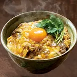 (小さめ丼)卵2個使った幸せになれる夢の牛肉しぐれとじ丼【深夜】（旨い出汁！ “柚子胡椒を効かせた旨出汁うどん” “山椒の香りがたまらない 蕎麦屋のカレーうどん” “旨辛キムチうどん” 土佐堀 かすみ庵）