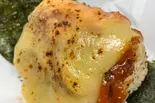 とろけるチーズ味噌炙り「神田B級グルメ！ 名物」（「おむすび おにぎり」シイナノゴハン (肉巻きおむすび 豚汁 生姜焼き ハンバーグ)）