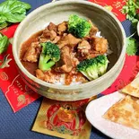 New S 7. 香港 牛バラ 煮込み飯+ ねぎ焼(2切れ) セット 香港紅焼牛腩飯套餐(アジアの小さな食卓 祐祐 chelin.1688)