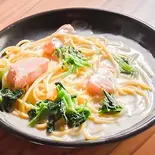 サーモンとほうれん草（pasta家 納屋橋colors366店）