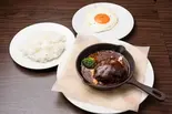 目玉焼きハンバーグ(Tree Osteria)
