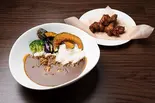 カレー+唐揚げ(Tree Osteria)