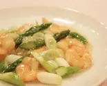 エビとアスパラの塩炒め（中国料理 クーリン）