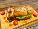 ミニトマトたっぷりタコスミンチのオムレツホットサンド(博多のタコライス屋さん tacon Hakata taco rice restaurant tacon)