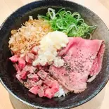 ローストビーフアブラ飯（麺屋104）