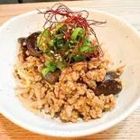 茄子とひき肉のもやしナムル（塩ホルモン やけん）