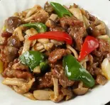 牛肉ときのこの黒胡椒炒め Beef and Mushroom Black Pepper Stir-Fry（星宿飯店 浦安駅前店）