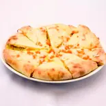 バジルチーズナン basil cheese nan（カレーダイニングシムラン保土ヶ谷店）