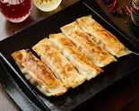 鉄鍋焼き餃子5本(上海料理寒舎ひばりヶ丘店)