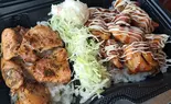 テリヤキ＆ケイジャンチキン（焼きたてチキンの店•デューズ）