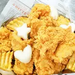 本格フライドチキン「骨無し」（カントンの思い出 RAON）