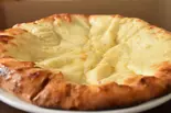 ハニーチーズナン（アジアン＆ネパールインド料理店 Dailo）
