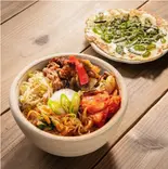 ビビンパとハーフチヂミ bibimbap＆half green onion chijimi（韓国冷麺専門店良家）