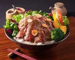 ブラックアンガス CAB サーロインステーキ丼（神保町ビーフ 墨田）
