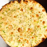 ガーリックナン garlic naan(ザ・コックハウス INDIAN RESTAURANT THE COOK HOUSE)