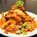 タンとハチノスの特製ソースかけ(夫妻肺片)(香菇王)