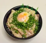 期間限定！炙りビントロねぎ塩温玉丼⭐︎温玉別容器（魚丼 北千住本店）