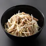 塩ネギチャーシュー丼（旨麺 こむぎや）