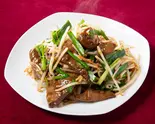 ニラレバ（中華専門店 まるか飯店 川崎桜本店）