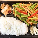 豚肉とニンニクの芽旨辛炒め弁当（稲香源 千歳烏山店）