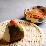 選べるおにぎり1種+選べる小鉢1種（【おにぎりと豚汁】明治屋～南阿佐ヶ谷店～）
