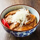 国産豚バラ肉の贅沢炙りチャーシュー丼（麺屋 ななほし）