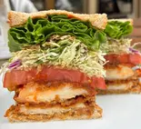 Wスパイシーレッドチキンサンド Double Spicy Red Chicken Sandwich（アンドサンドイッチ）