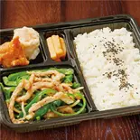 チンジャオロースー弁当（中国料理 雲龍一包軒 トリエ京王調布）
