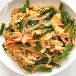 豚肉とニンニクの芽、玉子炒め（中国家庭料理 佳成）