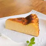 ベイクドリコッタチーズケーキ とパンナモンタータ（モリコーネ）