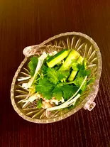 パクチーと鶏肉のポン酢和え（冷麺焼鳥酒場 炎鳳 花小金井店）