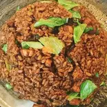 豚挽肉とレタスの黒炒飯 Black Fried Rice（台湾菜館 弘城）