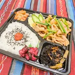 豚のニンニクスタミナ弁当（恵八）