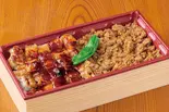 【当店人気No. 1!】タレそぼろ焼鳥重(鶏鬨 新川店)
