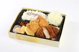 塩レモンから揚げとロースかつ弁当（とんかついなば和幸 天神橋筋商店街店）