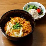 油かすとじ丼 ミニポテトサラダ付き（居酒屋よあけ）